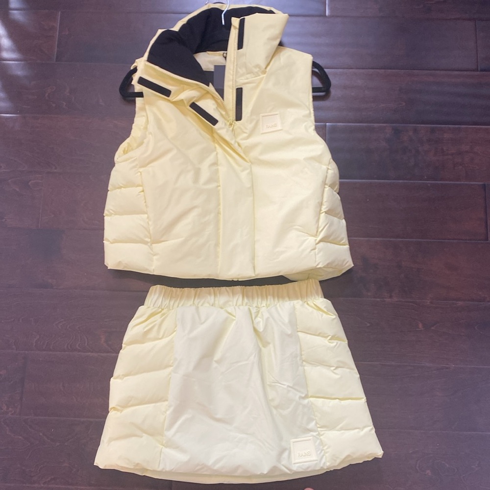Rains Loop W Mini Skirt NWT Size S - Picture 3 of 6
